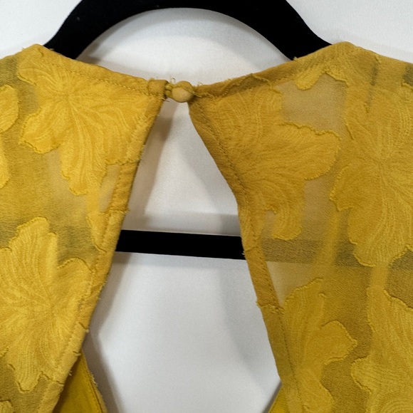 💎 Lulus Lovely Times Floral Backless Short Romper Yellow - Picture 7 of 13